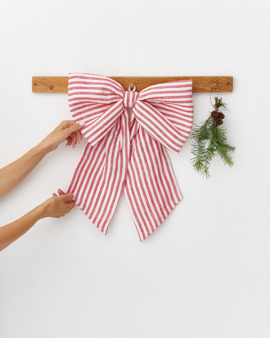 STRIPED LINEN HOLIDAY BOW