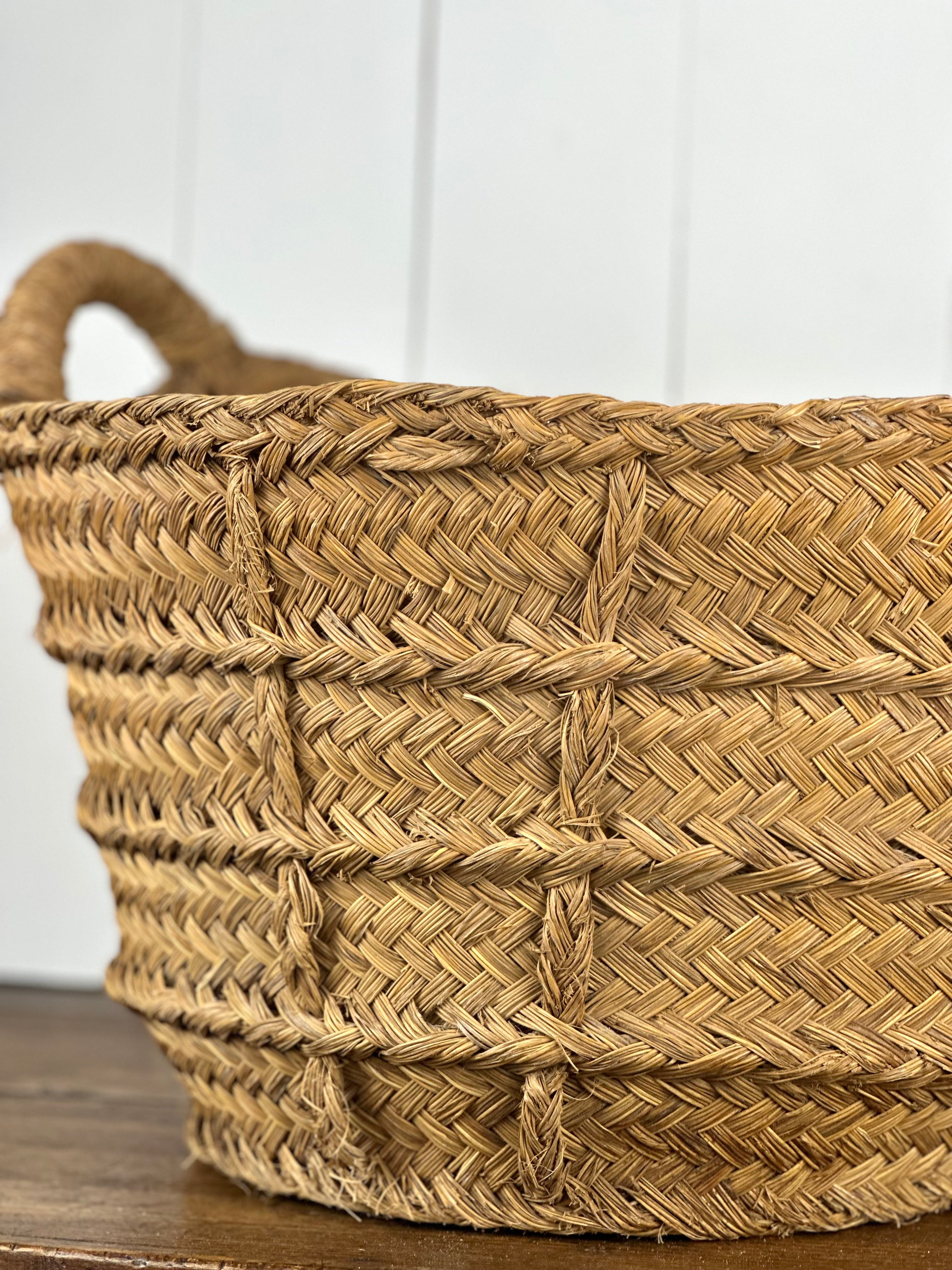 ANTIQUE SPANISH GATHERING BASKET DETAIL