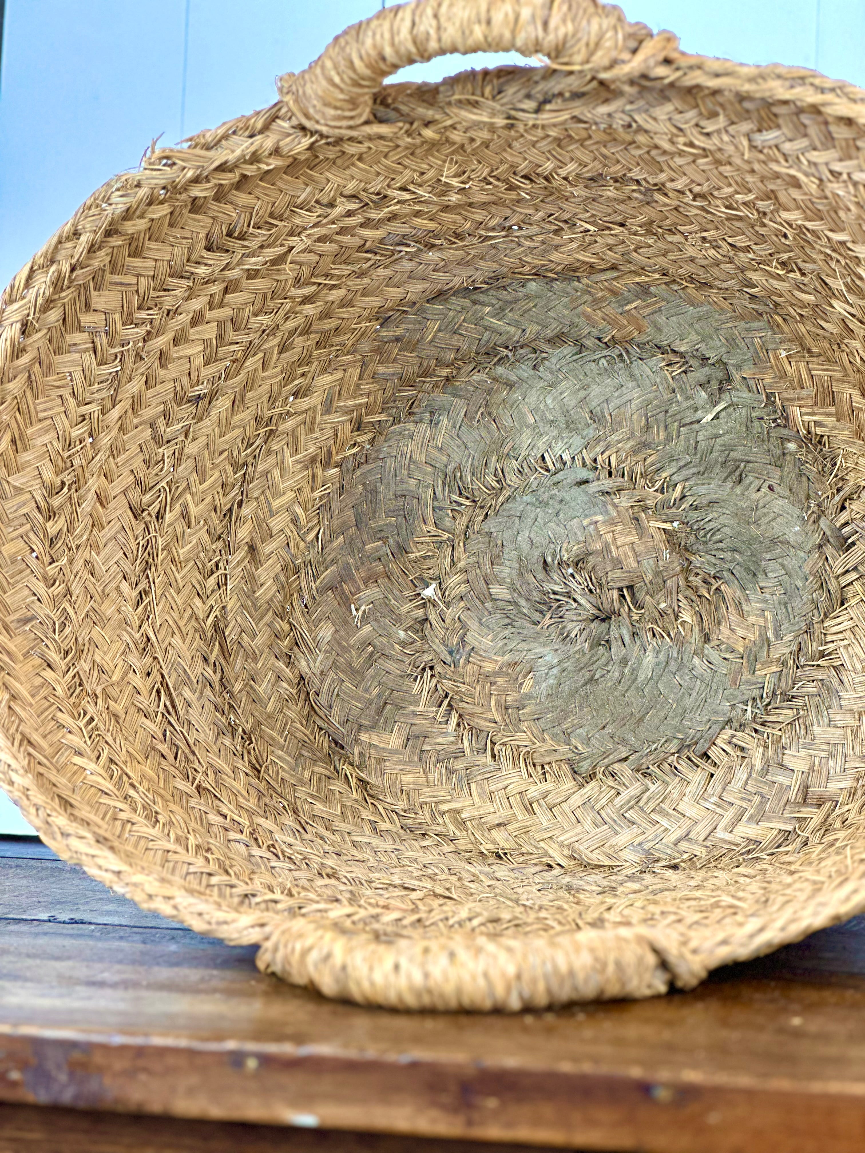 ANTIQUE SPANISH GATHERING BASKET INSIDE DETAIL