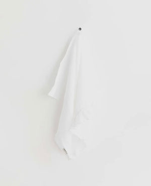 LINEN HAND TOWL WITH RUFFLE TRIM
