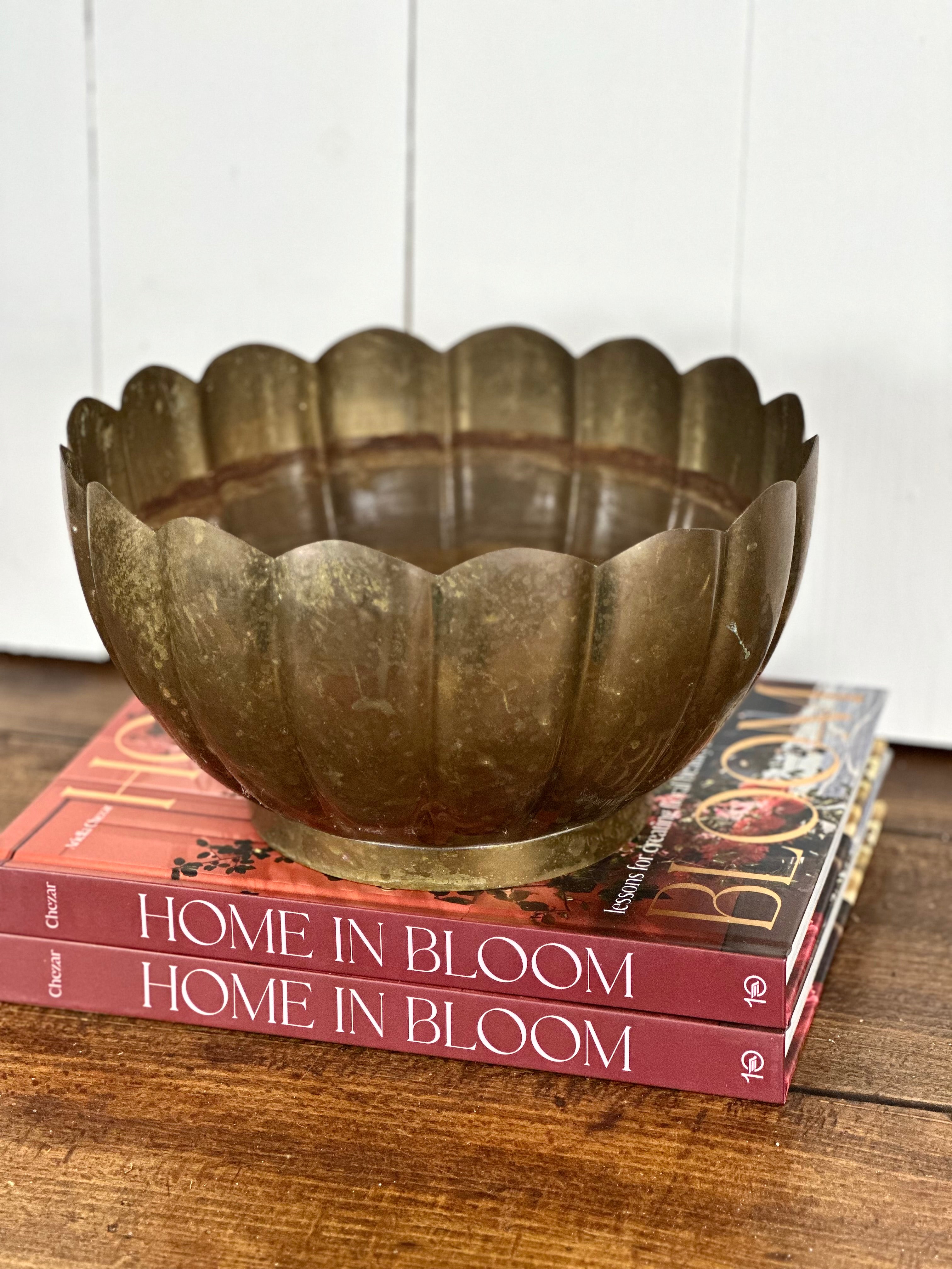 VINTAGE BRASS SCALLOP BOWL
