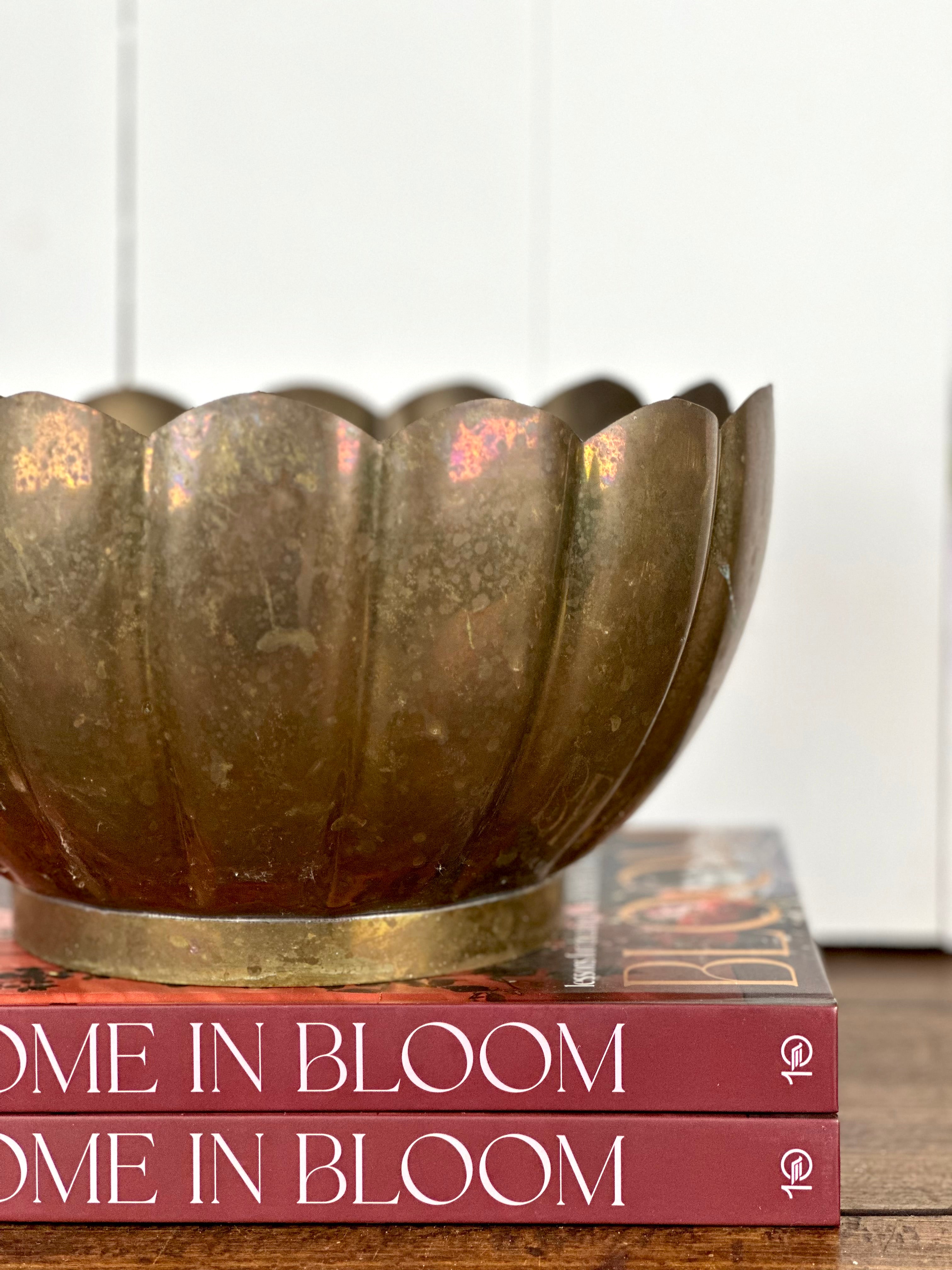 VINTAGE BRASS SCALLOP BOWLS