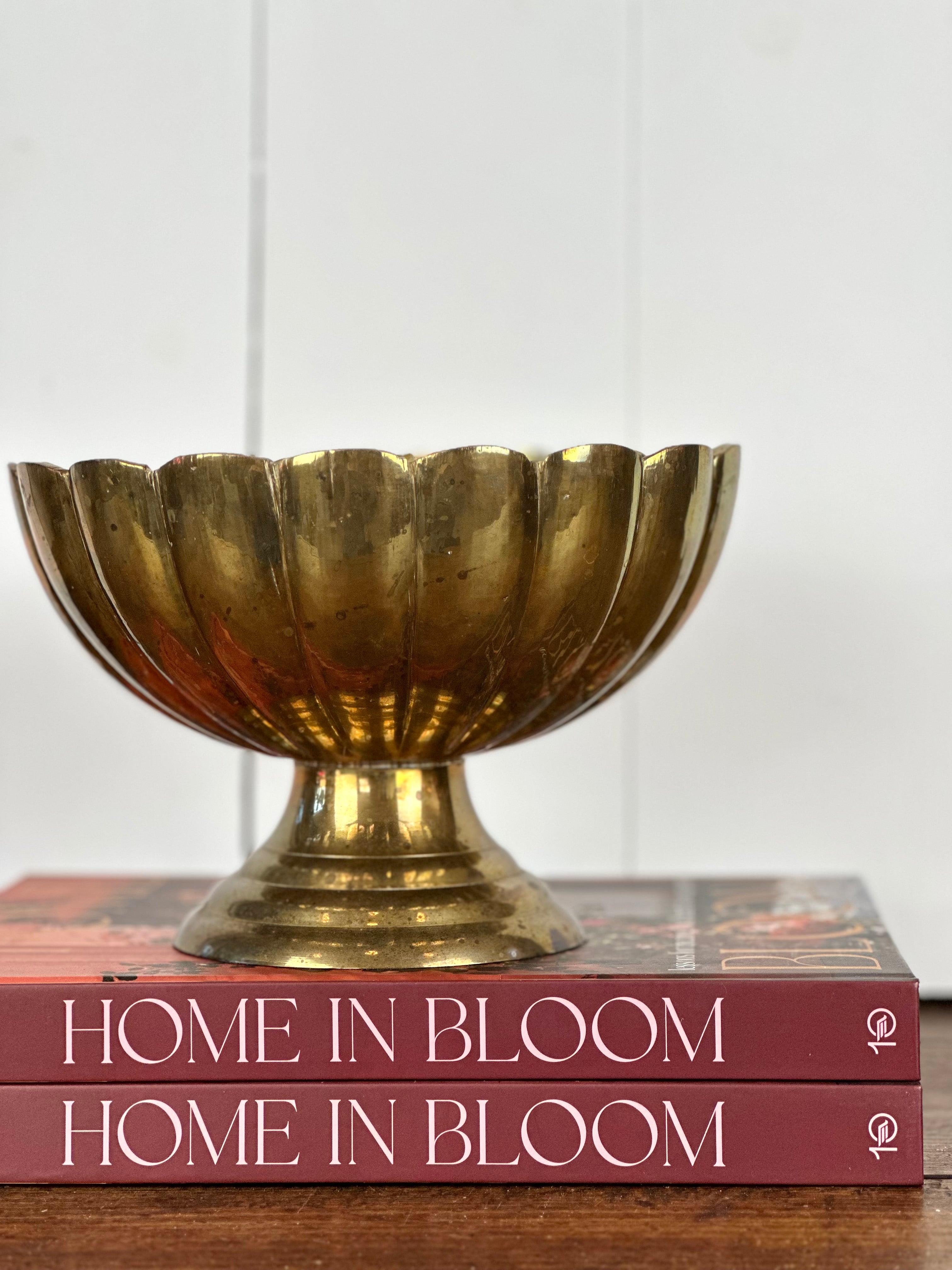 VINTAGE BRASS SCALLOP COMPOTE BOWL