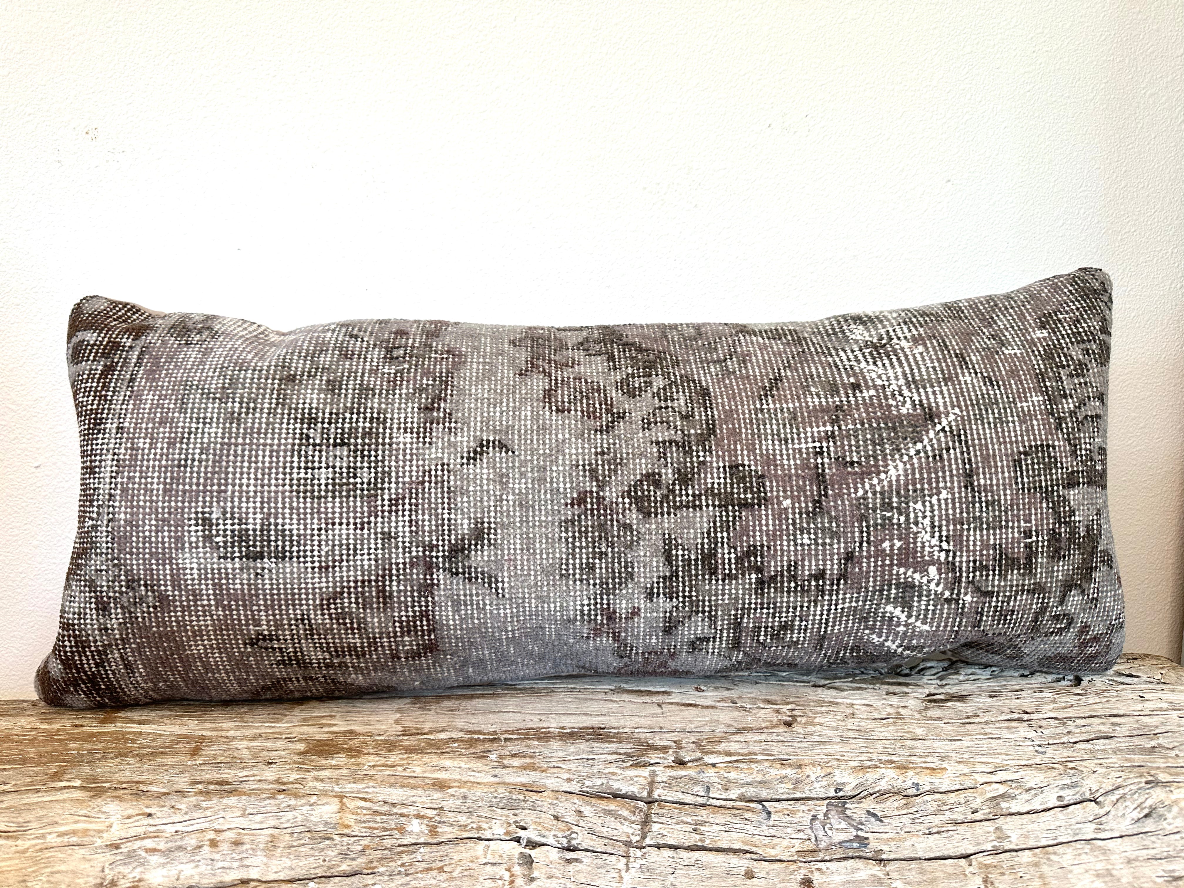 MAUVE LUMBAR PILLOW