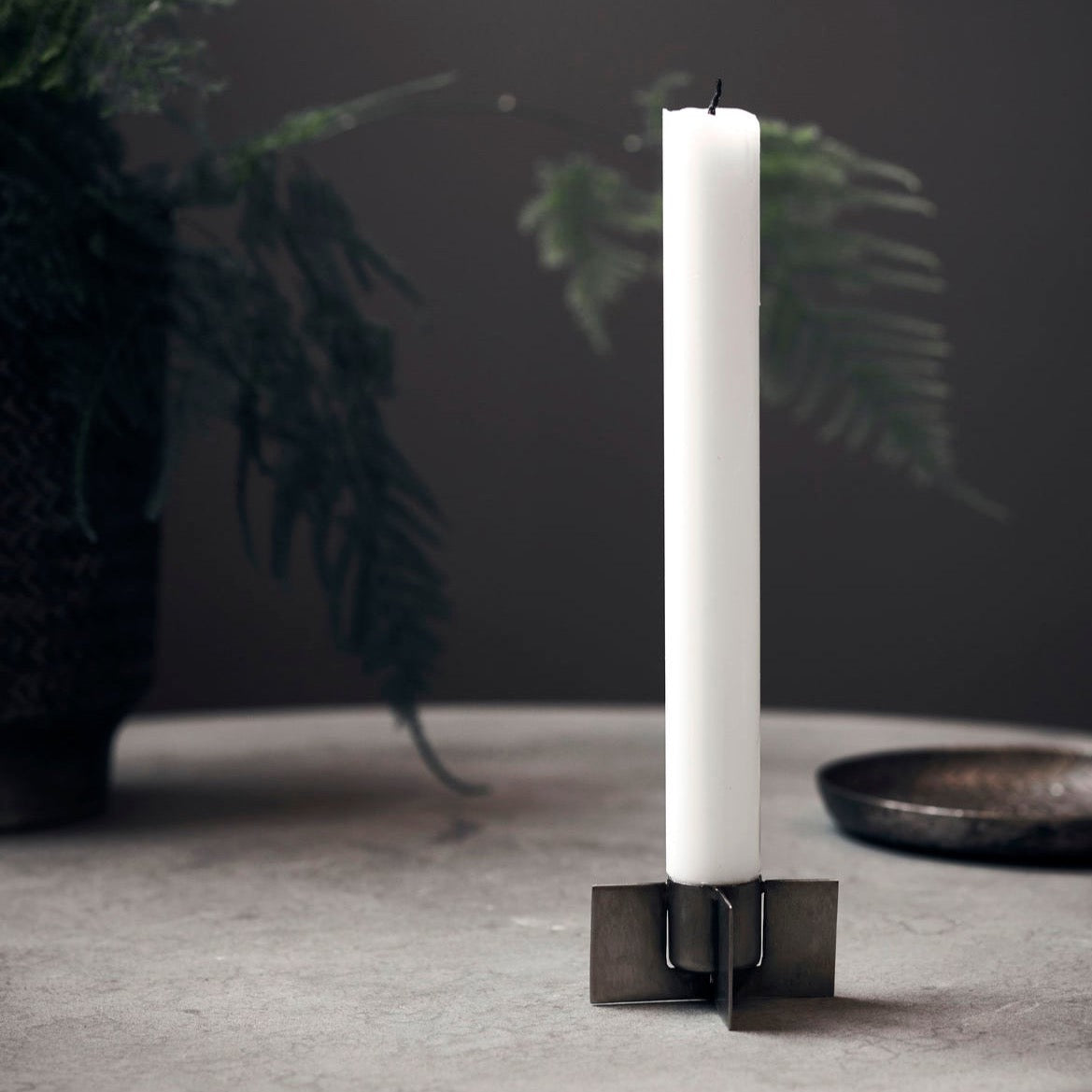 RAW IRON CANDLE STAND