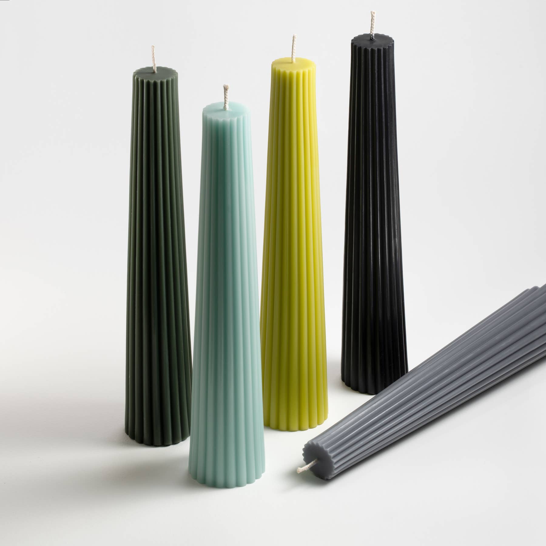 LARGE FLUTED BEESWAX PILLAR