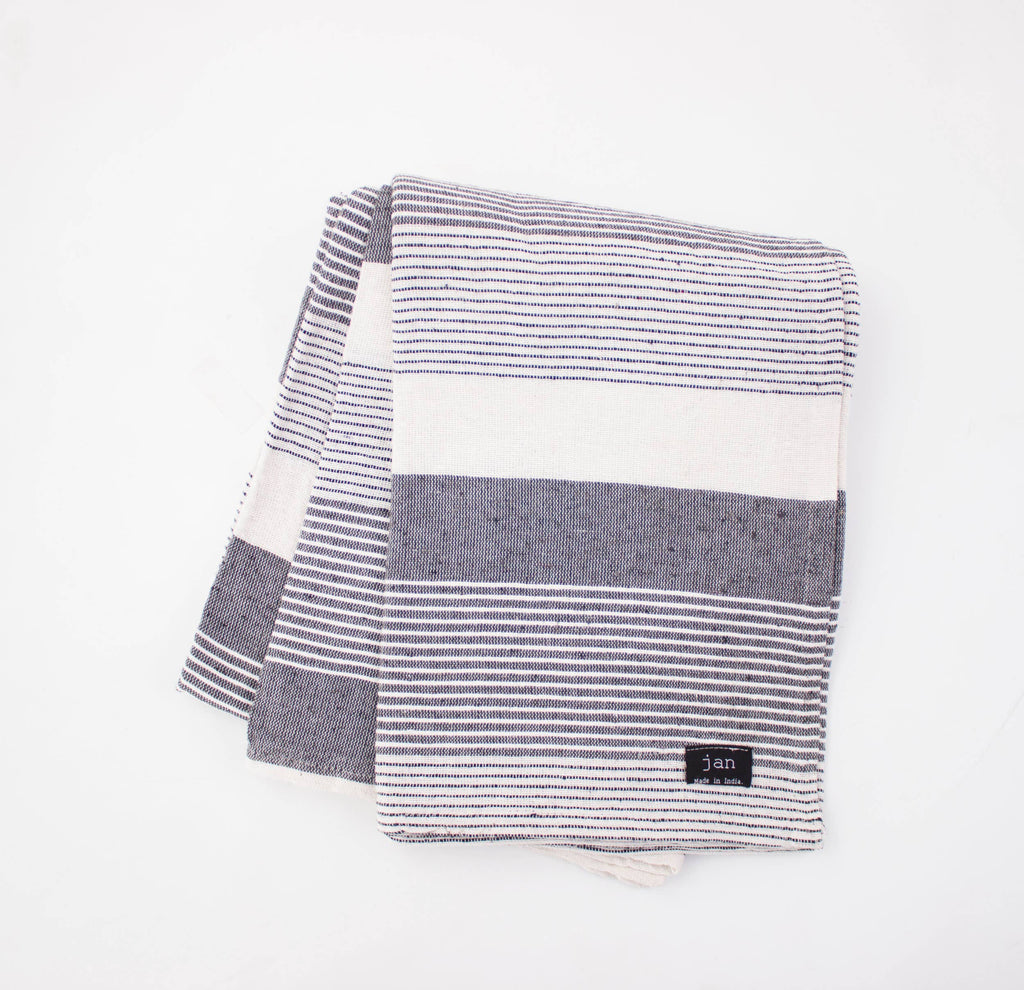 STRIPED THROW