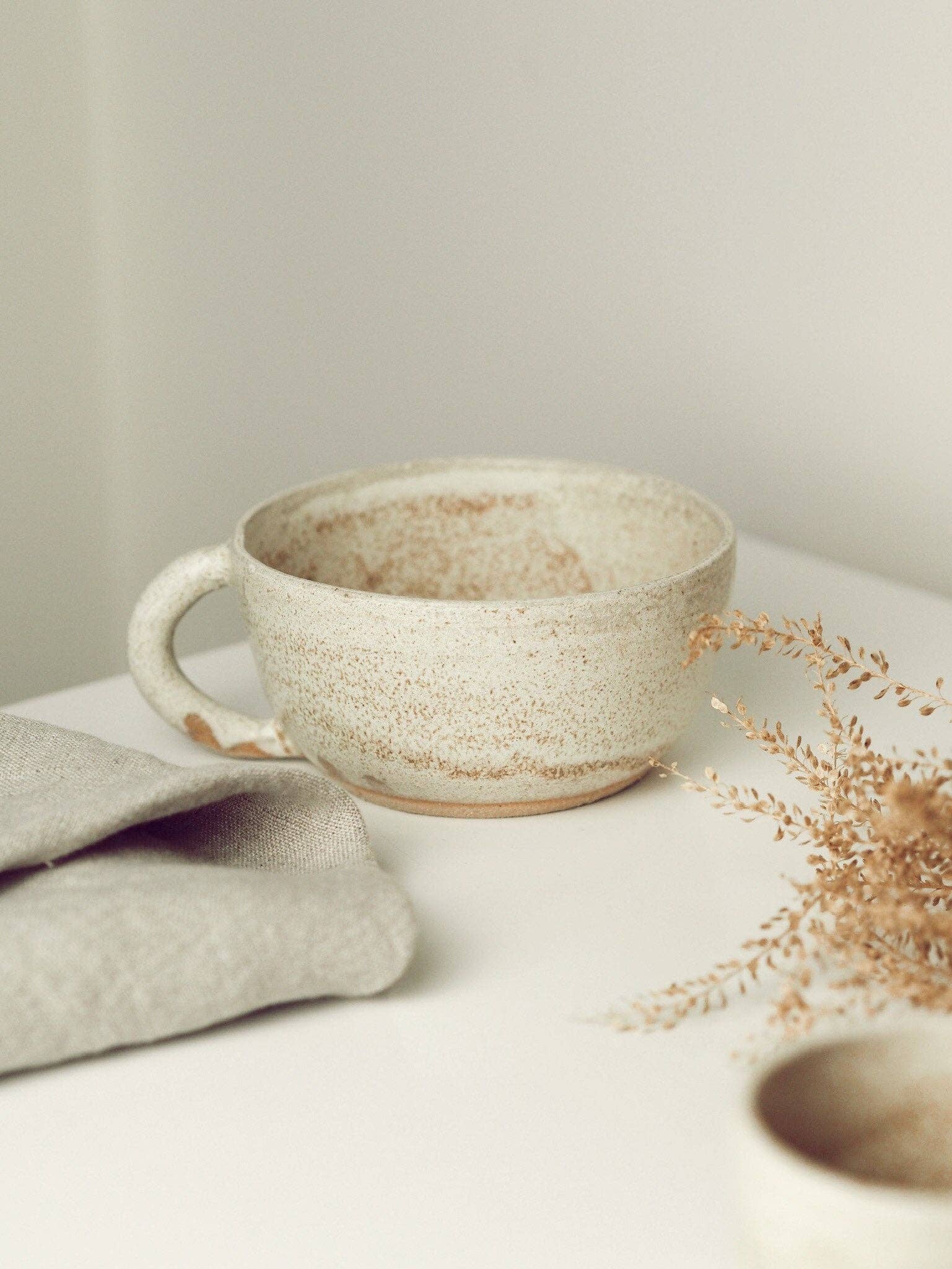 CREAM GLAZED CAPPUCCINO MUG