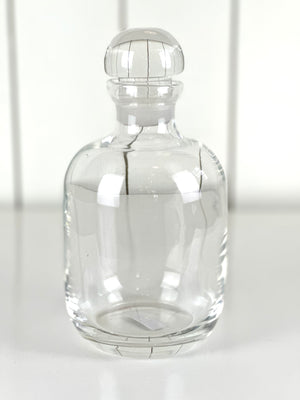 VINTAGE CLASSIC GLASS DECANTER