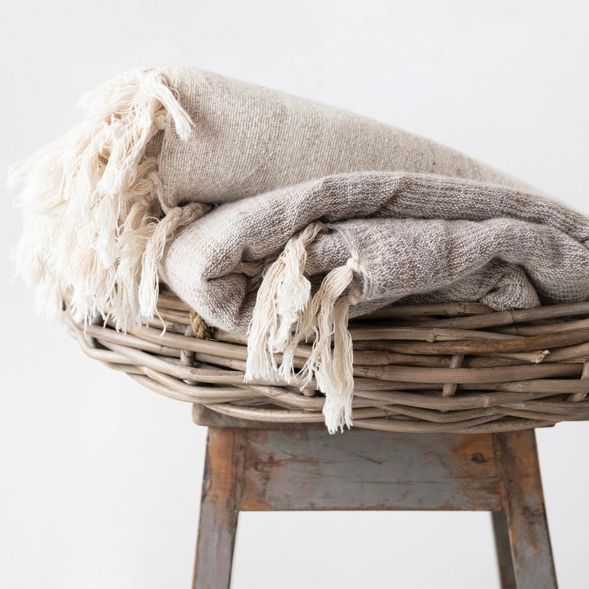 WOVEN WOOL THROW BLANKET