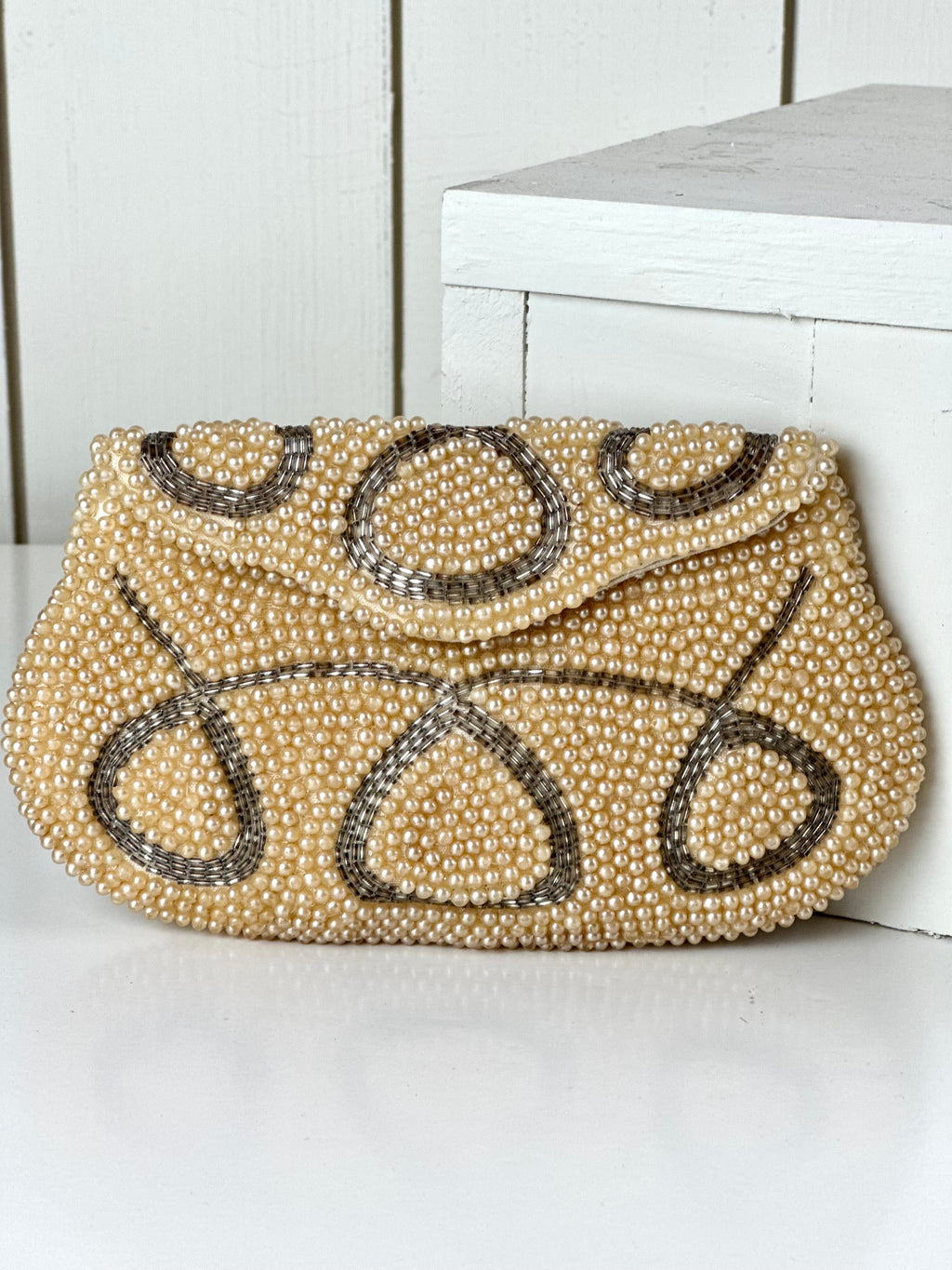 VINTAGE BEADED SHARONEE CLUTCH