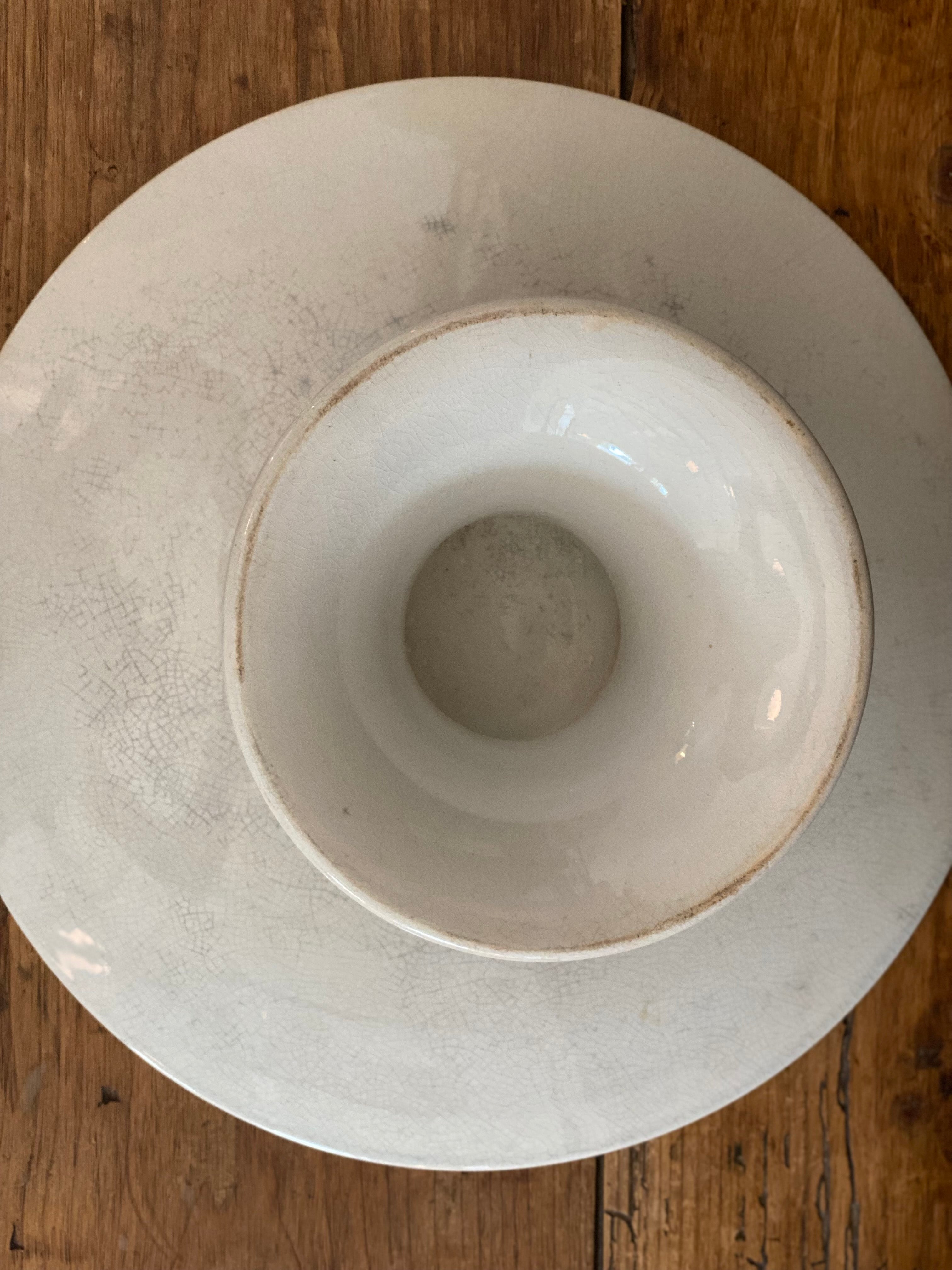 IRONSTONE CAKE STAND