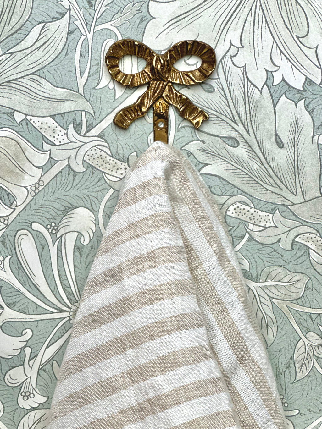 VINTAGE BRASS BOW WALL HOOK