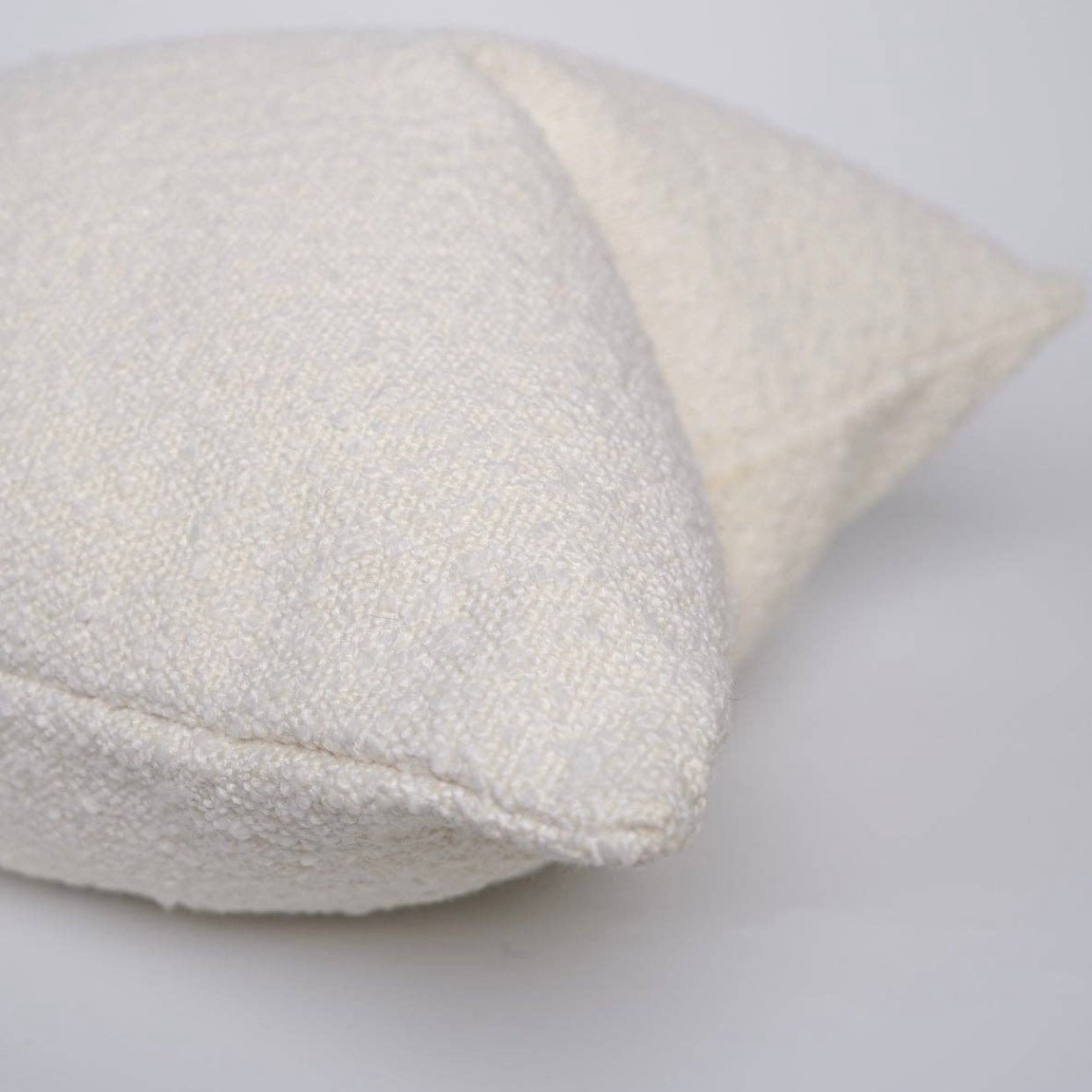 BOUCLE SQUARE PILLOW